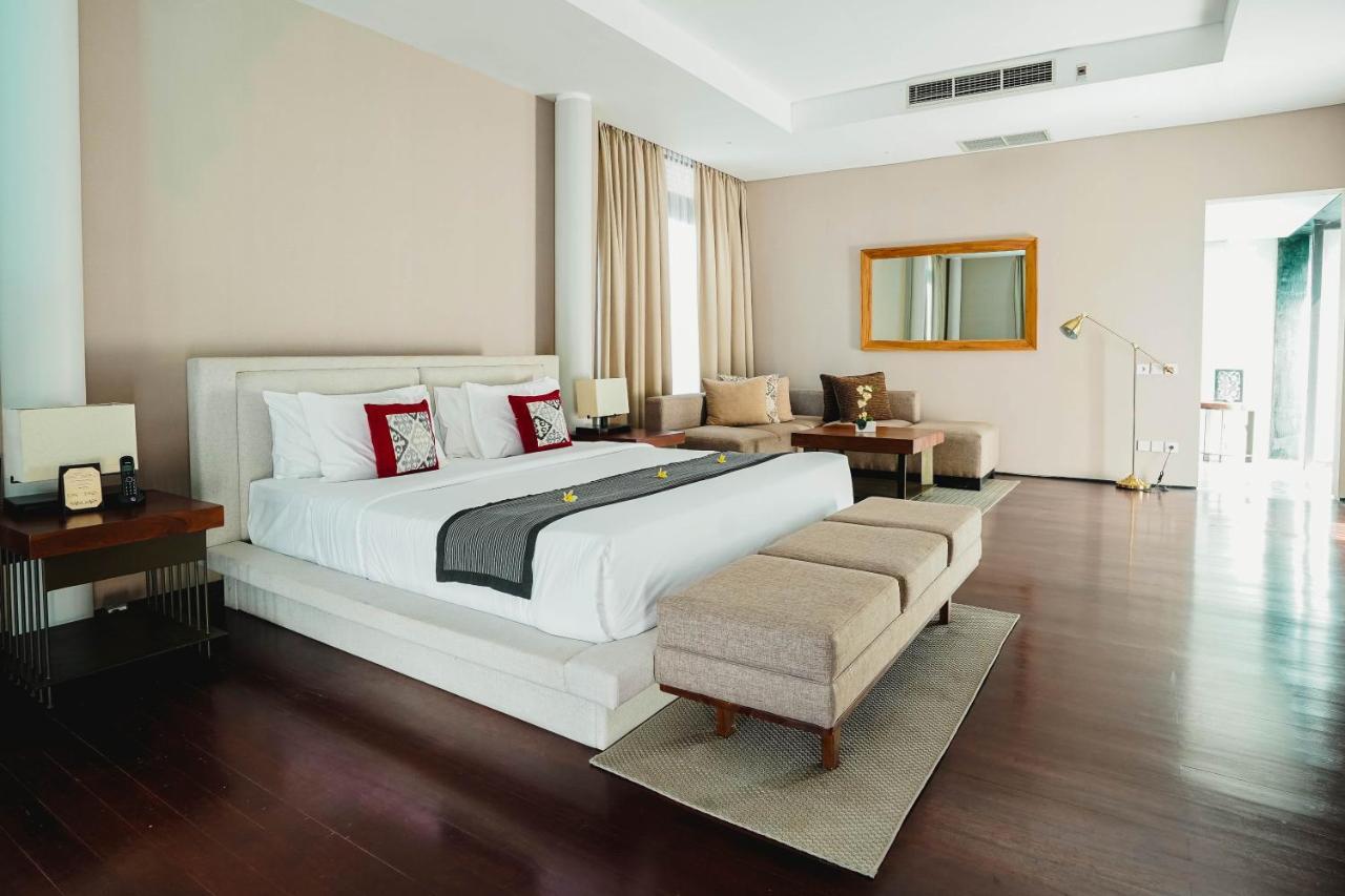 Javana Royal Villas Seminyak Exterior foto